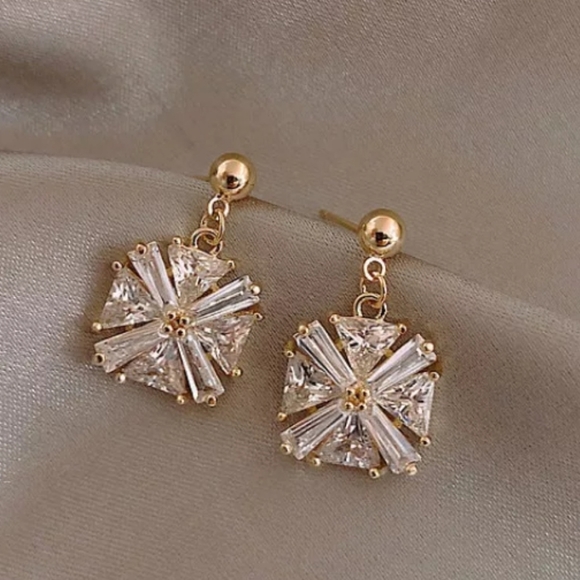 🎁Square Crystal Dangle Earrings - Picture 2 of 9